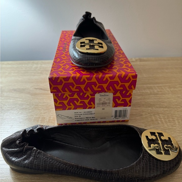Tory Burch Brown Reva Flats with Gold Logo - NIB - Picture 1 of 2
